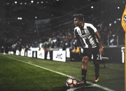  王欣瑜挽救10个赛点晋级 