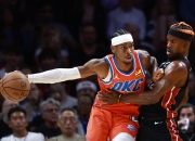 巴特勒险胜米切尔，引发争议关键表现点燃全场！的简单介绍